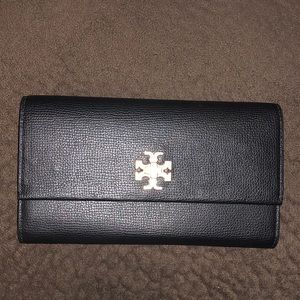 Tory Burch Kira Envelope Wallet-Black